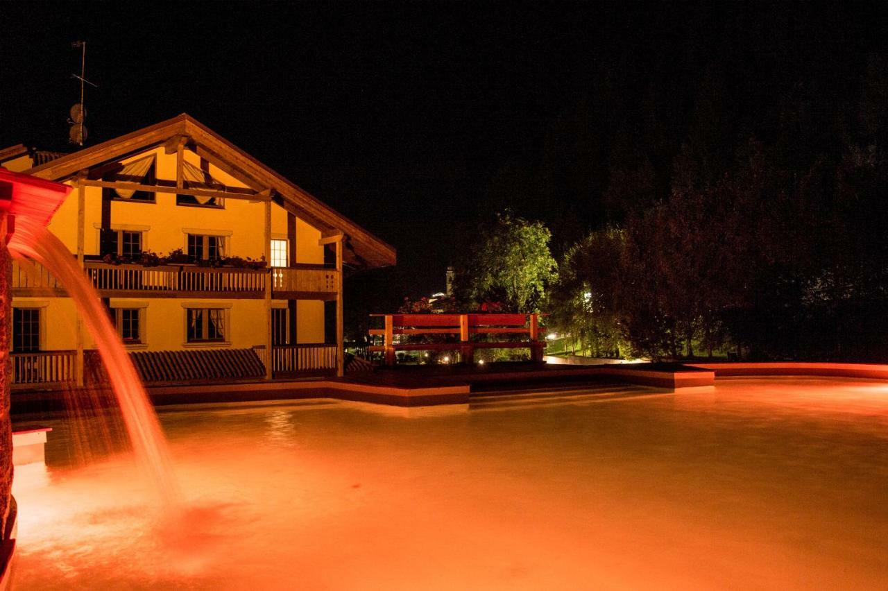 Holidays Dolomiti Apartment Resort Carisolo Exterior photo